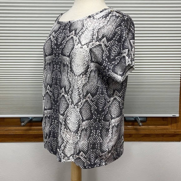 Christian Siriano NWT Snakeskin Print 100% Linen Short Sleeve Top Size Small - Picture 7 of 9